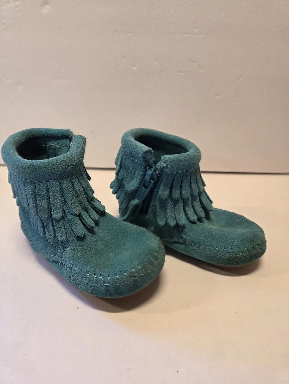 Minnetonka Moccasins Infant/kids Tourqouis Leather Fringed Size 2